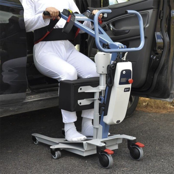 Grúa de bipedestación y traslado 'Way Up' con arnés