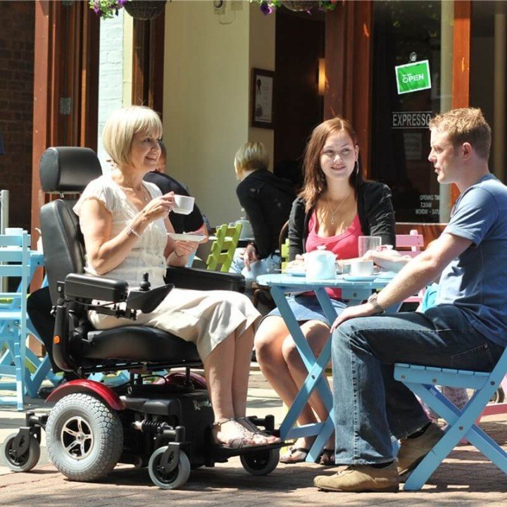 Silla de ruedas eléctrica 'R320'