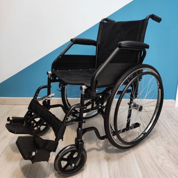 Silla de ruedas manual plegable de acero