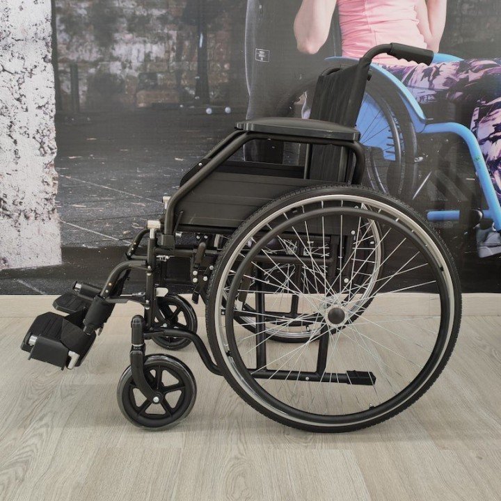 Silla de ruedas manual plegable de acero