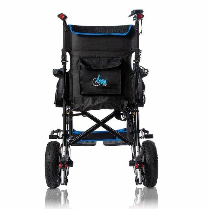 Silla de ruedas con motor acompañante iTrion