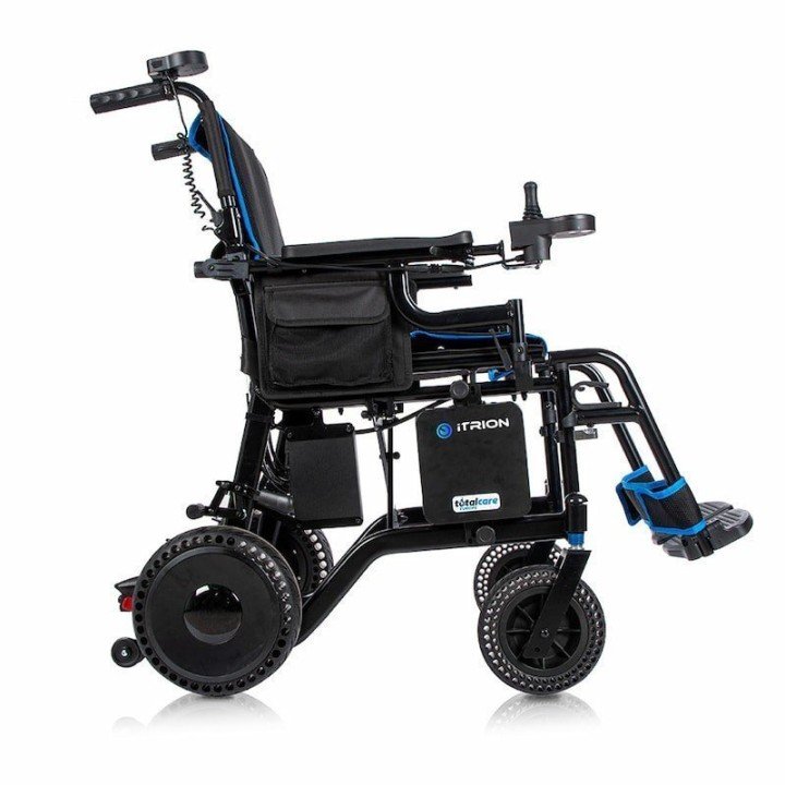 Silla de ruedas con motor acompañante iTrion